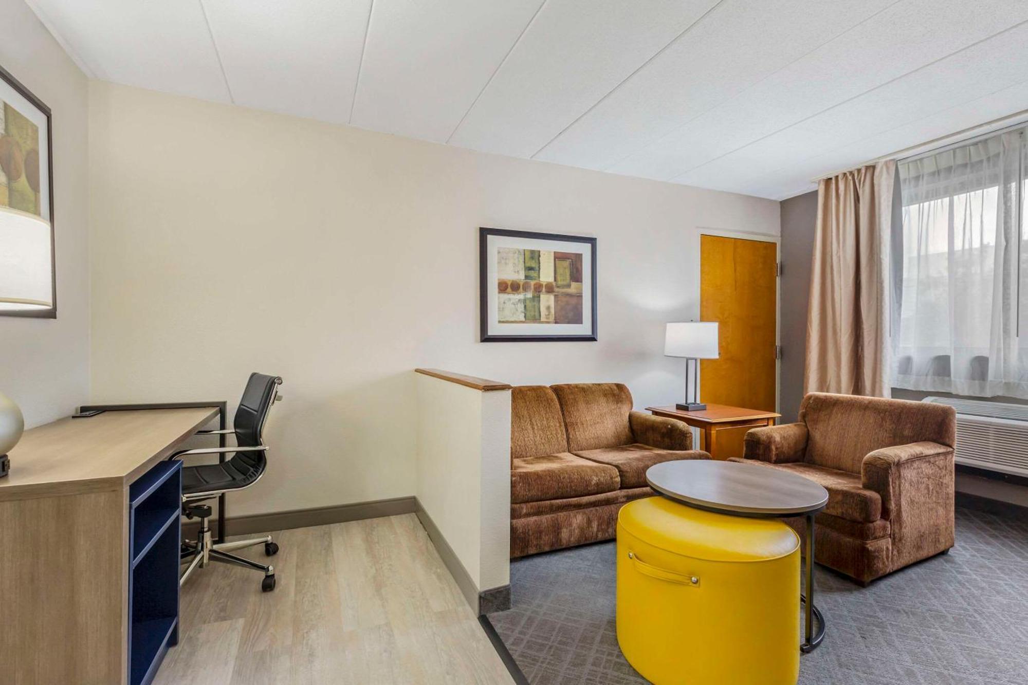 Comfort Inn Herndon-Reston Buitenkant foto