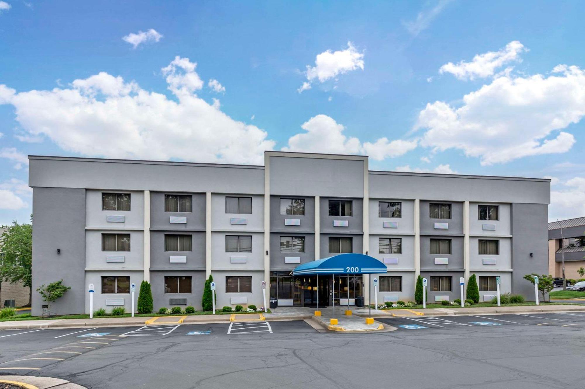 Comfort Inn Herndon-Reston Buitenkant foto