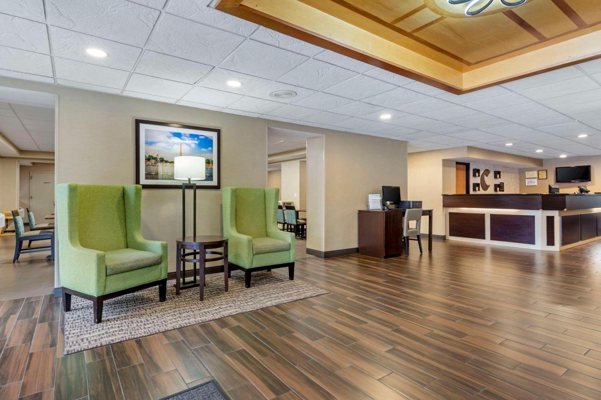 Comfort Inn Herndon-Reston Buitenkant foto