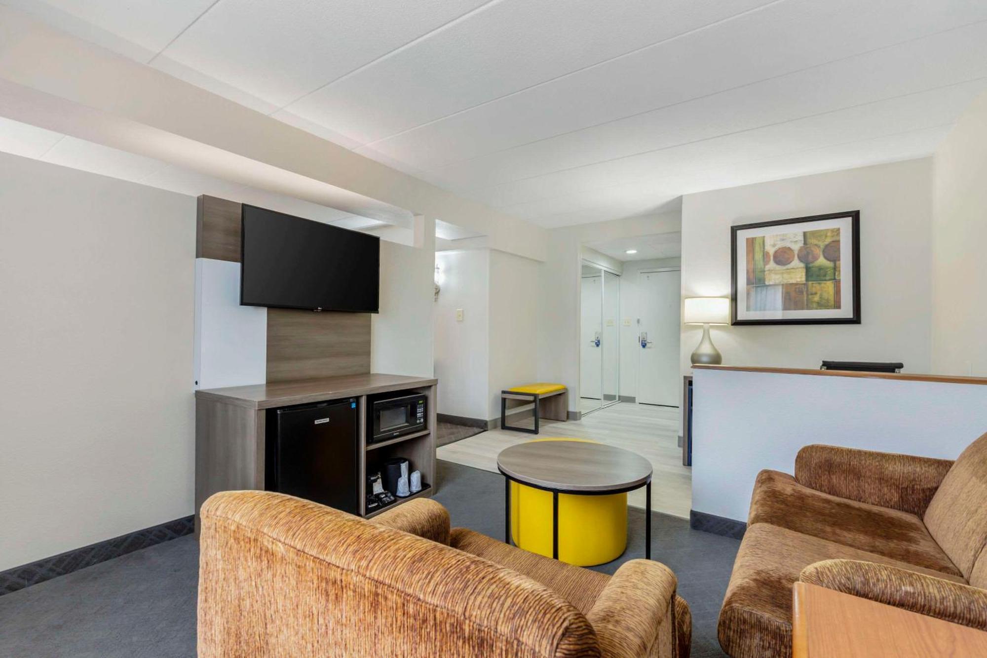 Comfort Inn Herndon-Reston Buitenkant foto