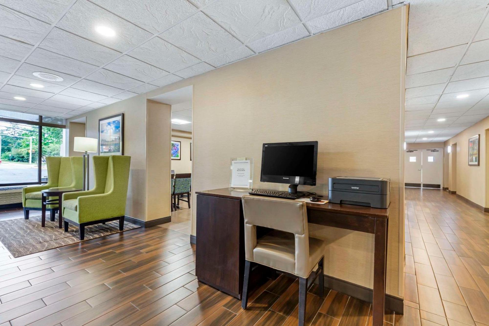 Comfort Inn Herndon-Reston Buitenkant foto