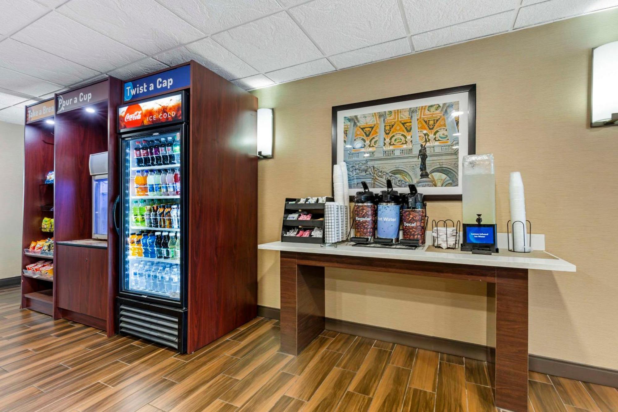 Comfort Inn Herndon-Reston Buitenkant foto